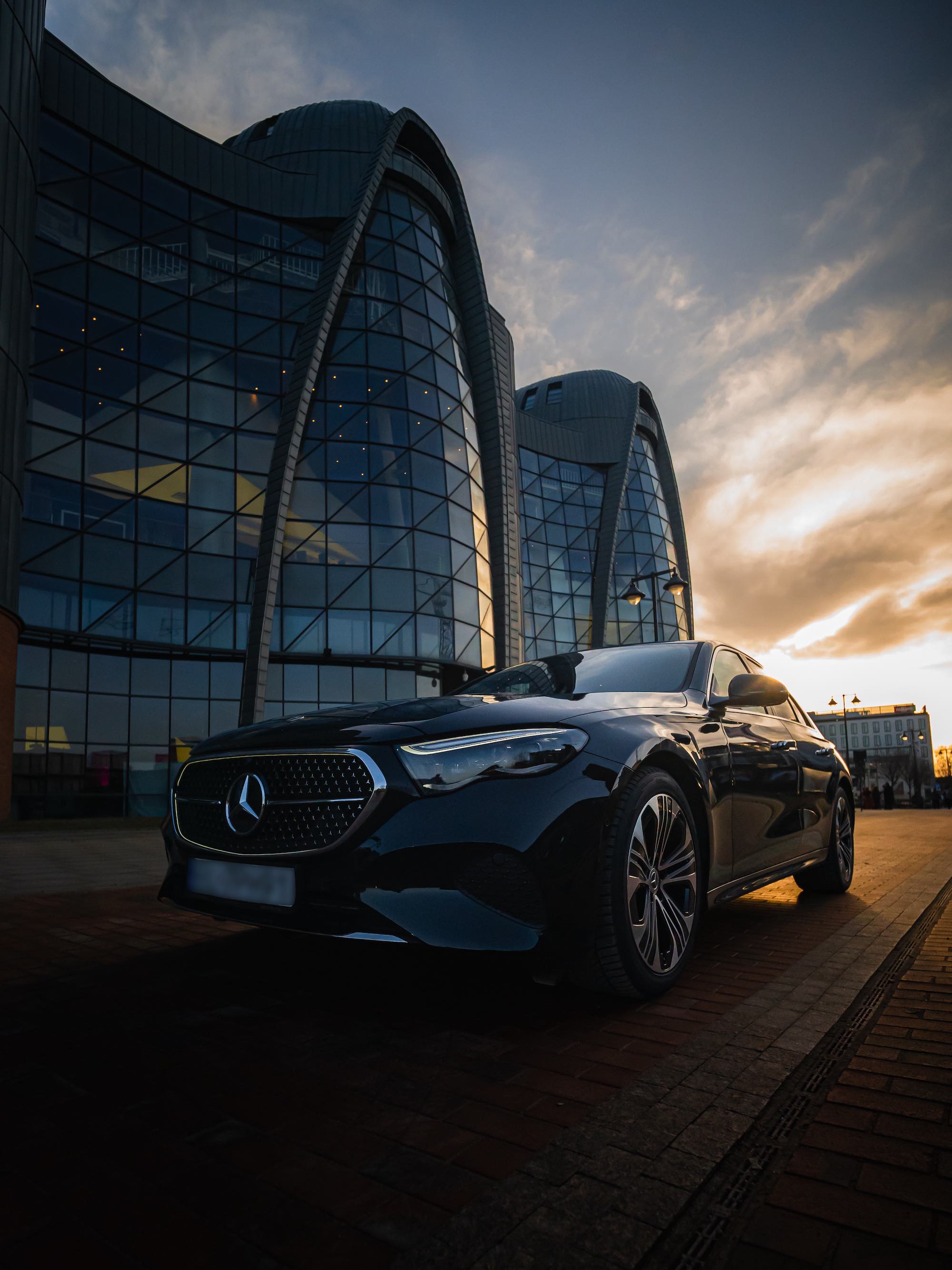 Mercedes klasy E w centrum Lodzi