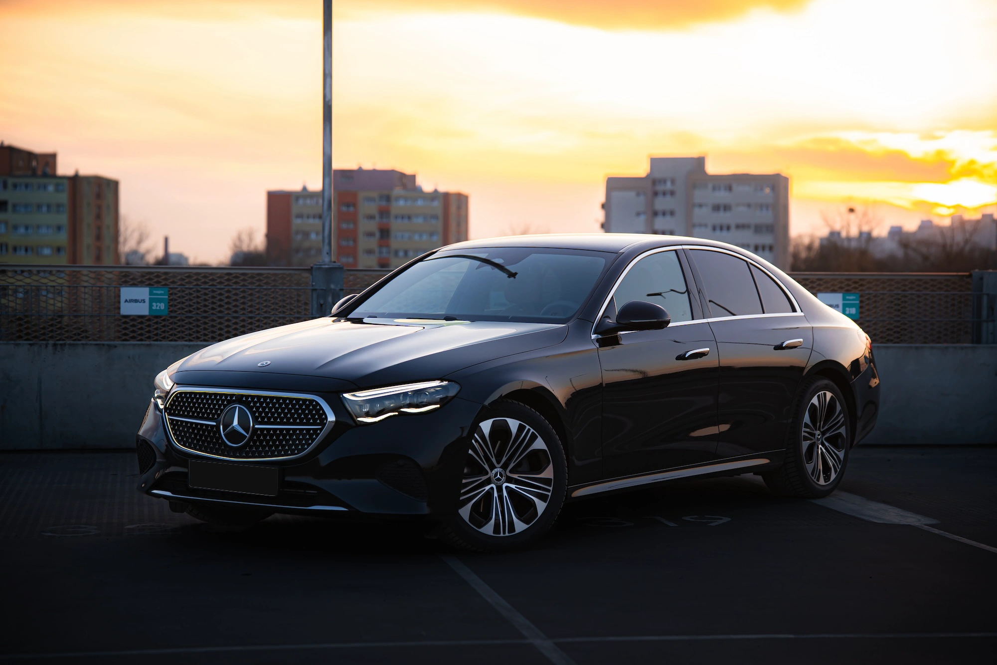 Mercedes Diamond Transfer przygotowany do transportu slubnego