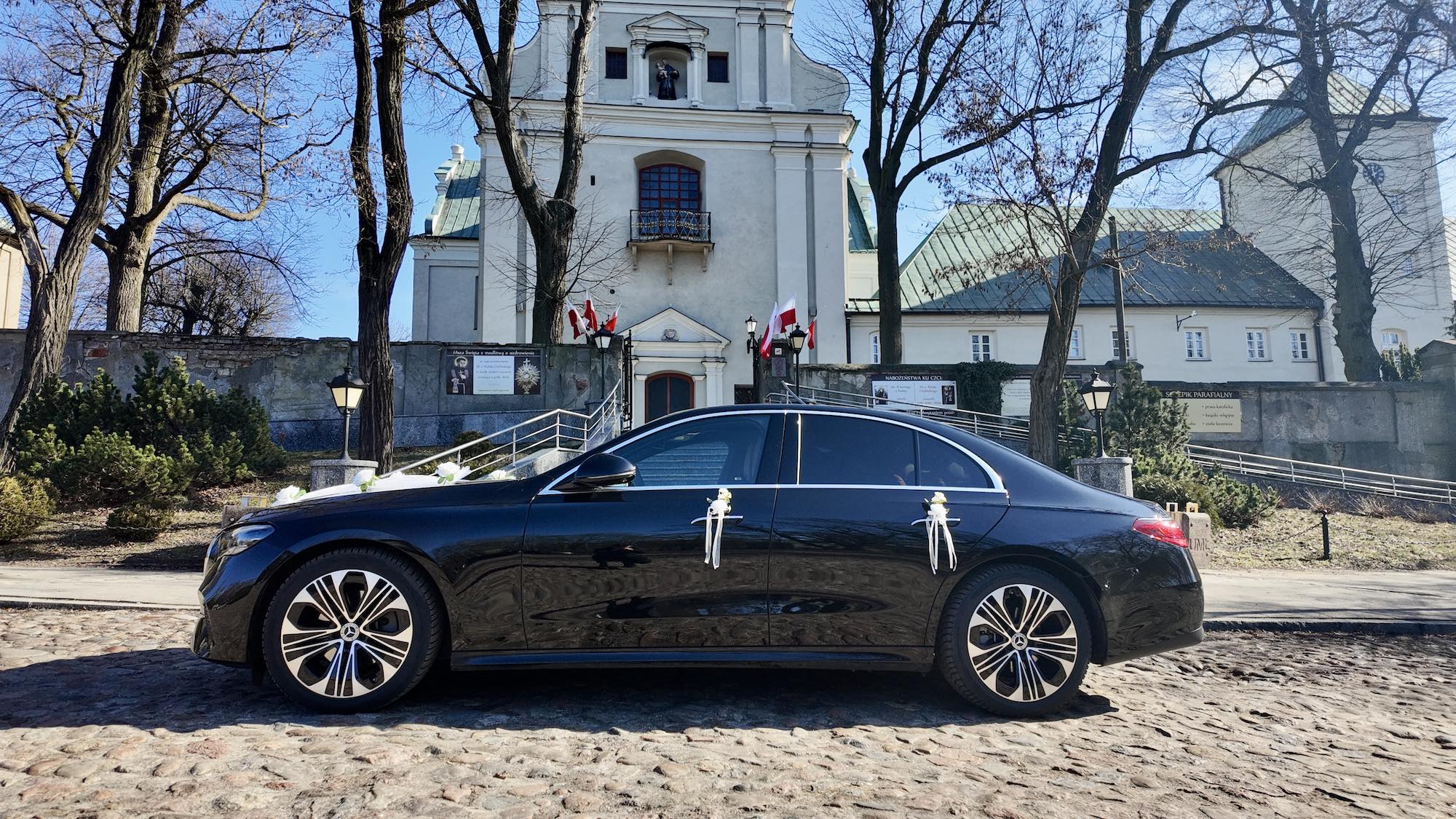 Mercedes Diamond Transfer przygotowany do uroczystości ślubnej